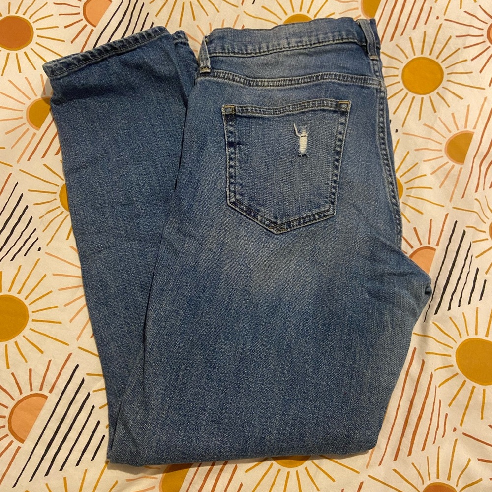 Gap 28r distressed jeans